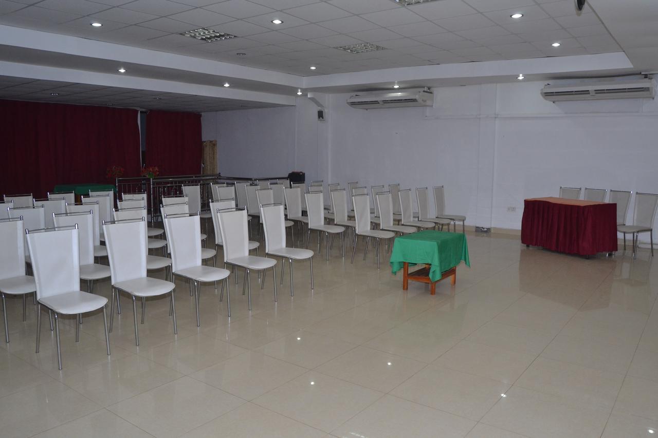 Gnaanams Hotel And Restaurant Jaffna Exterior foto