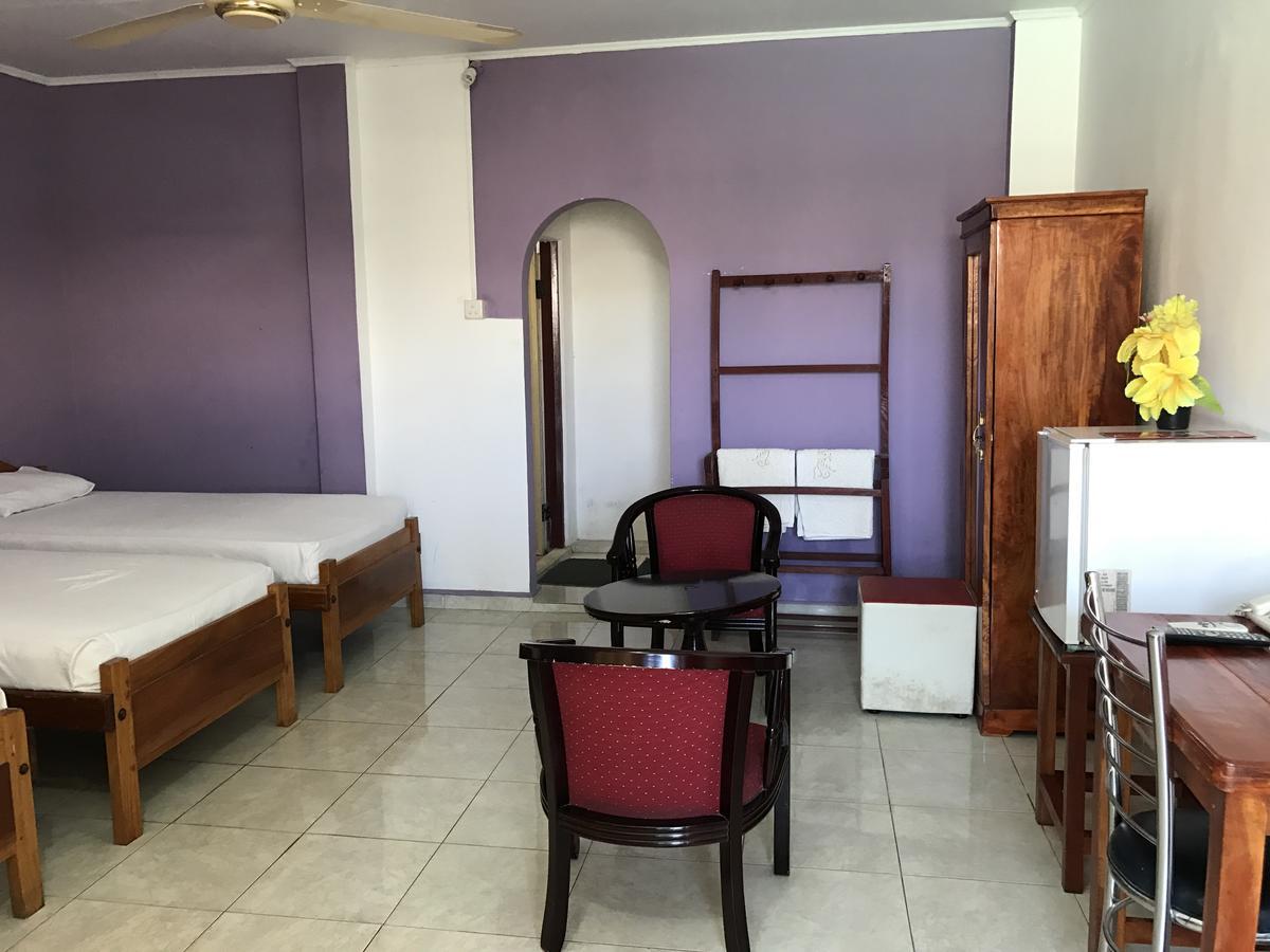 Gnaanams Hotel And Restaurant Jaffna Exterior foto