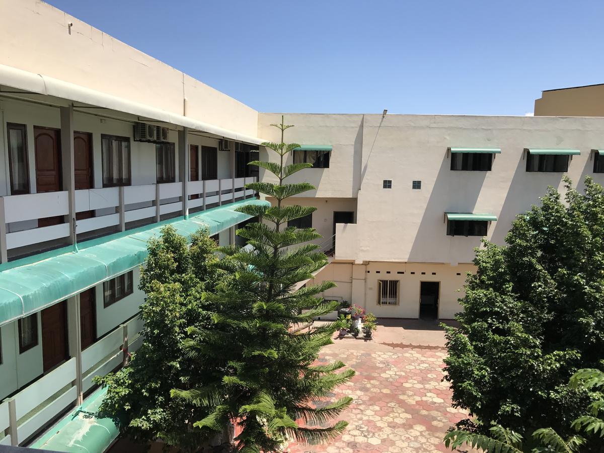 Gnaanams Hotel And Restaurant Jaffna Exterior foto